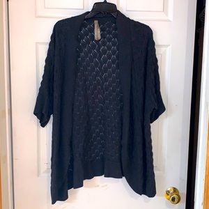 Pennington Short sleeve gray crochet open front cardigan 1x